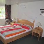 Hof Guttels Waldgasthof Ferienpension 2*
