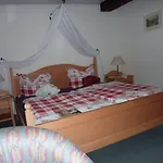 Guest house Hof Guttels Waldgasthof Ferienpension Rotenburg an der Fulda
