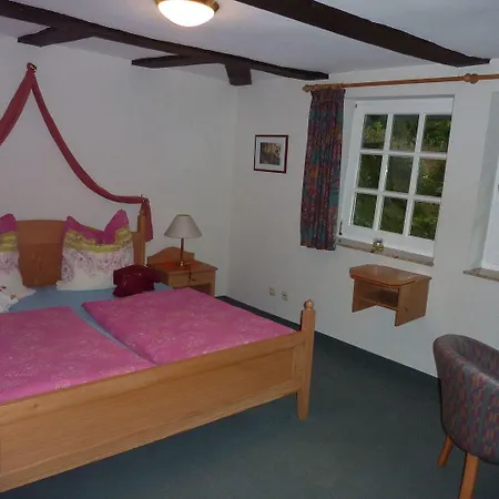 Hof Guttels Waldgasthof Ferienpension Affittacamere 2*