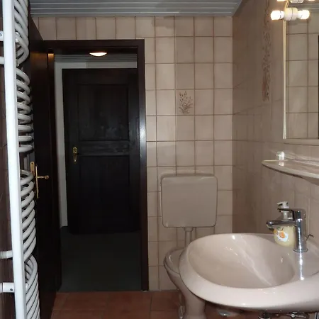 Hof Guttels Waldgasthof Ferienpension Gasthof 2*