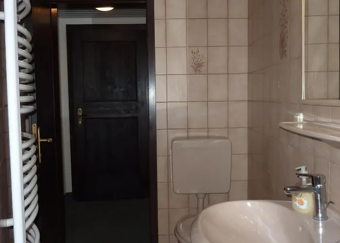 Hof Guttels Waldgasthof Ferienpension Gasthuis 2*